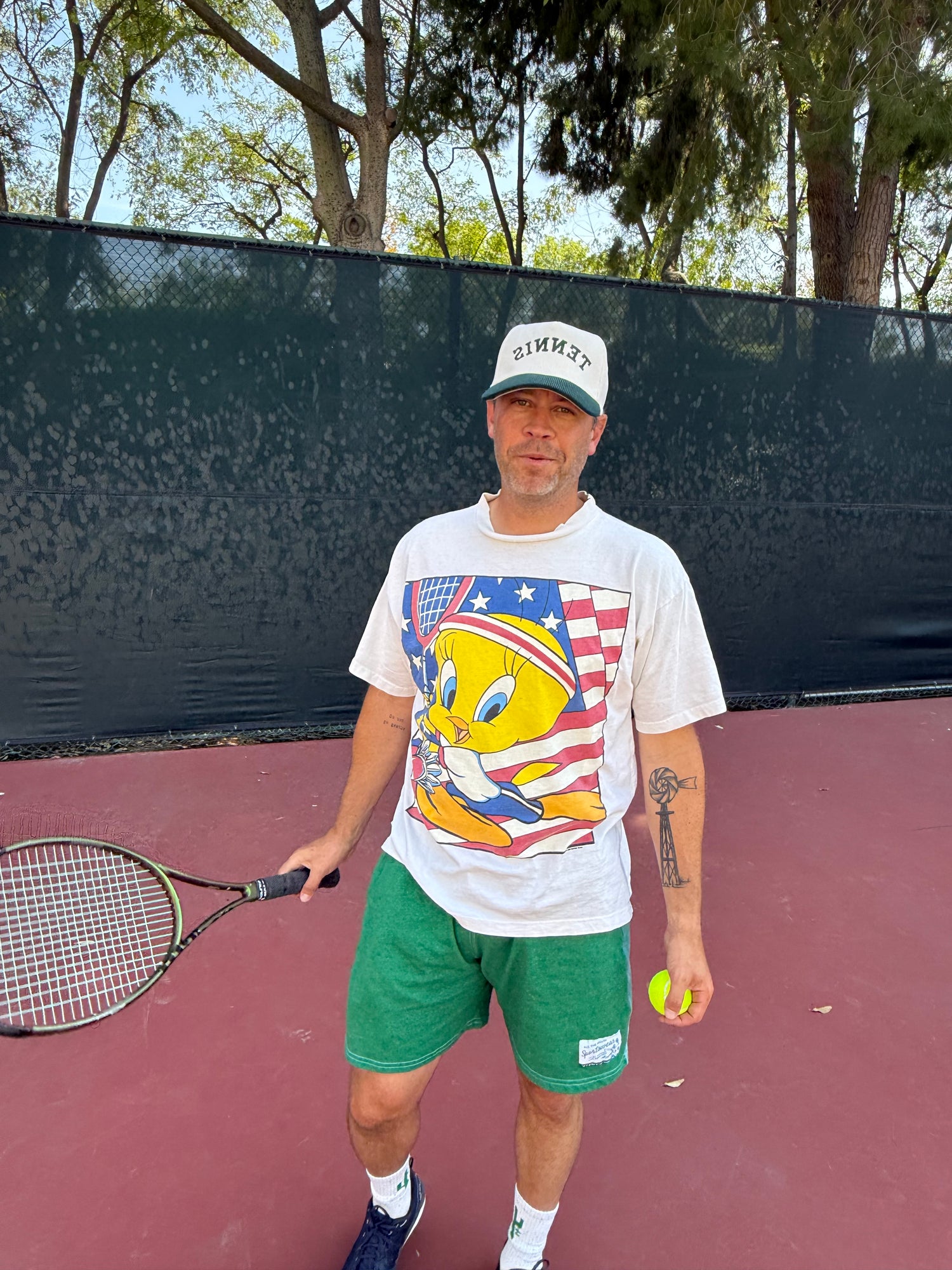 Vintage 1995 Looney Tunes Tee-Size XL