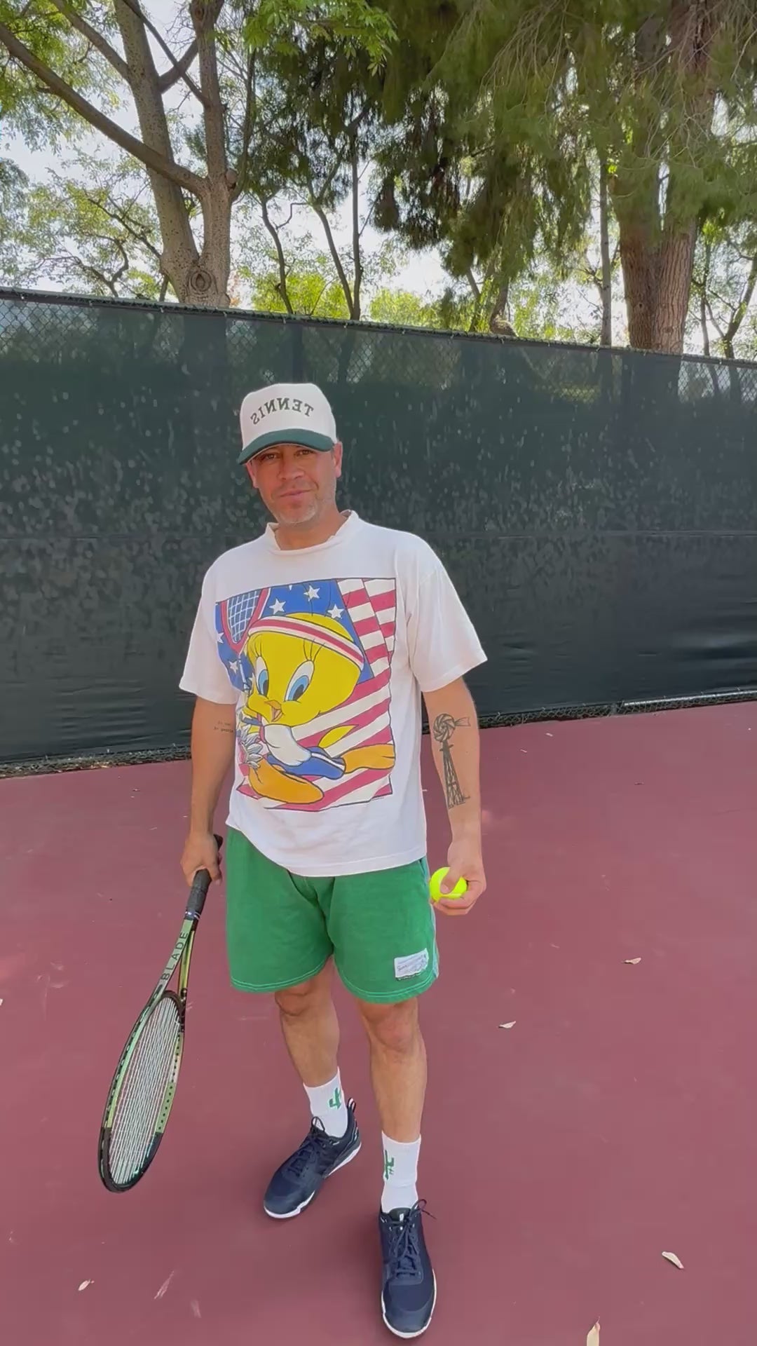 Vintage 1995 Looney Tunes Tee-Size XL